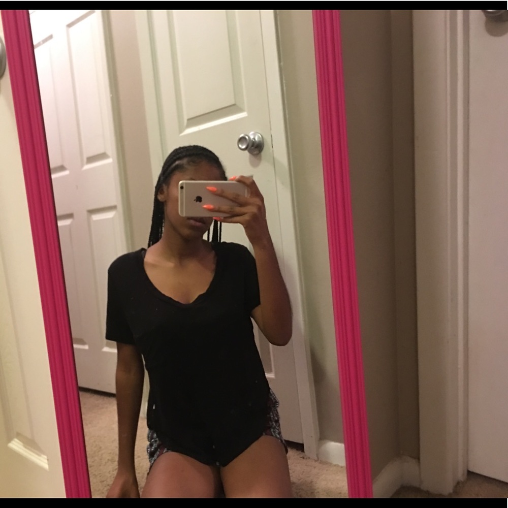 Flowy vneck